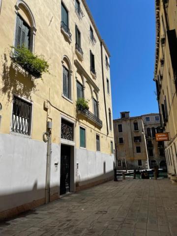San Marco Apartment With Canal View Venice Luaran gambar
